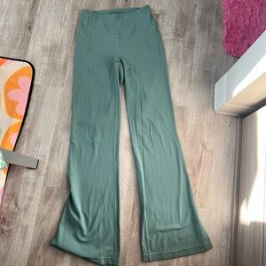 Lululemon flairs